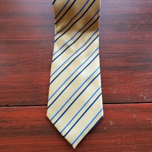 Donald J Trump Signature 100% Silk Tie